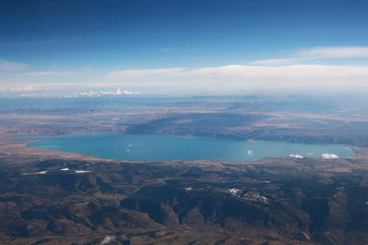 The turquoise waters of Bear Lake on the Utah–Idaho border, ringed by mountains