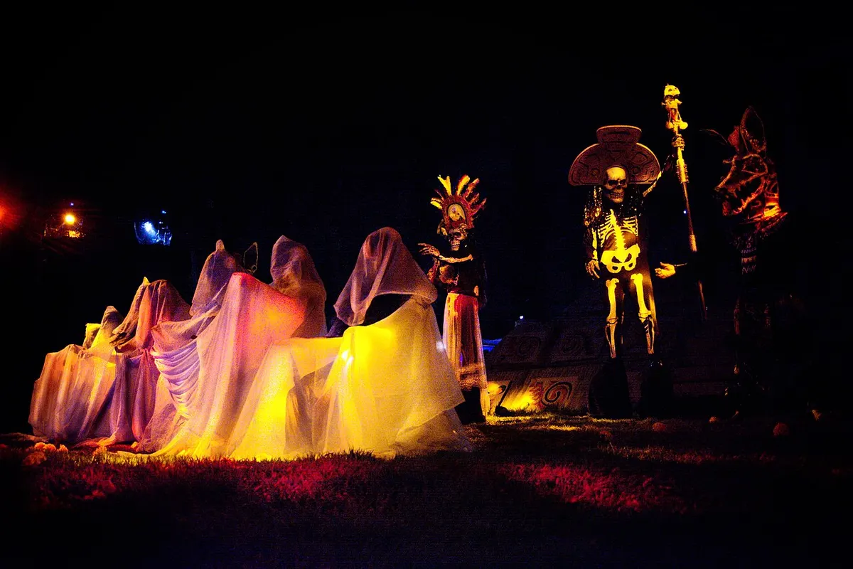 Actors in costume during the theatrical performance of La Llorona on the water at Xochimilco, Mexico City