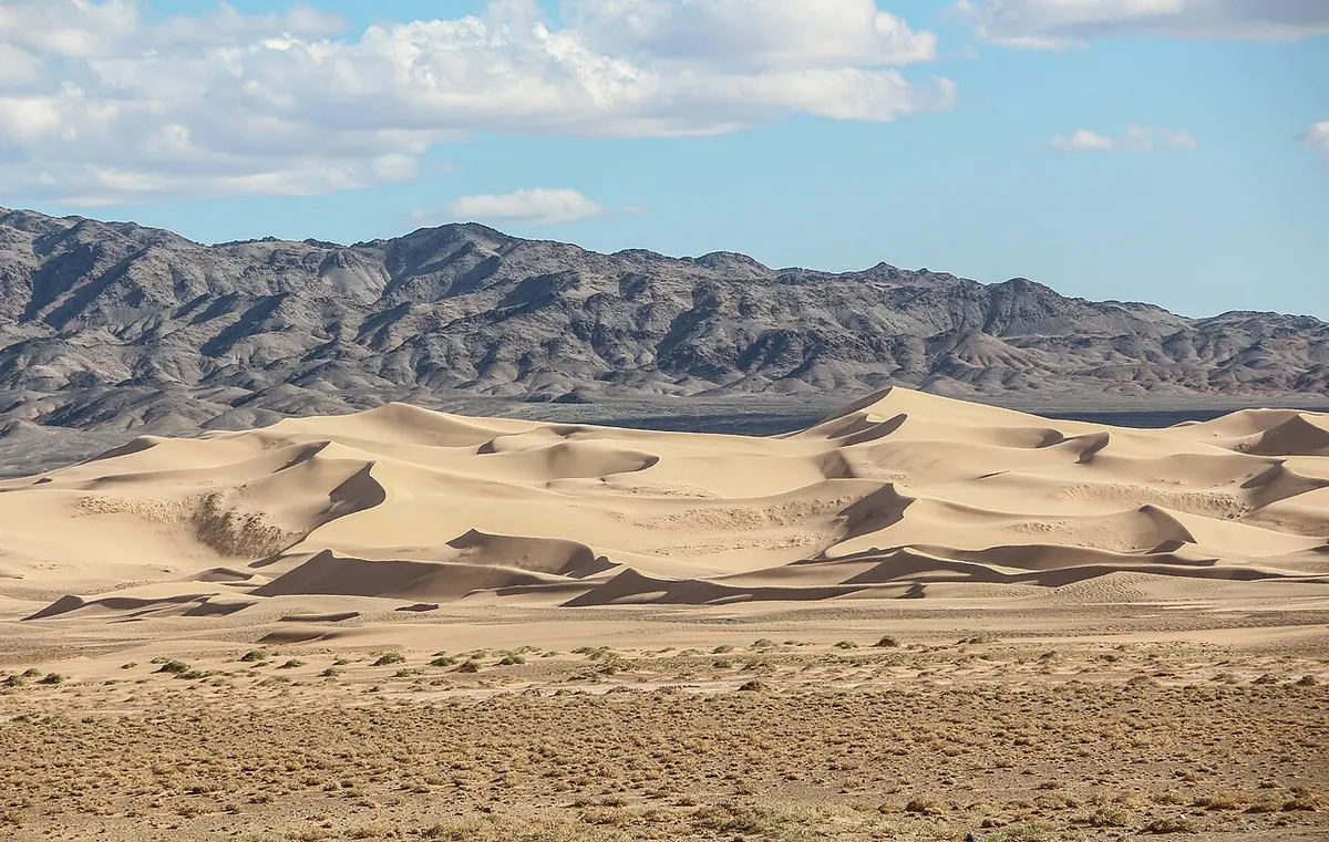 Sand dunes of Khongoryn Els in Gobi Gurvansaikhan National Park, southern Mongolia